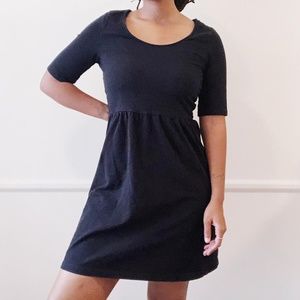 old navy scoop neck quarter sleeve black skater dress
